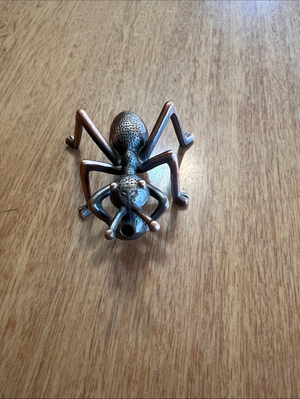 Antique-Look Metal Ant Sculpture in Bronze Tone